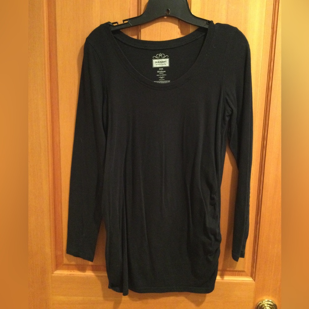 Old Navy maternity black long sleeve size M